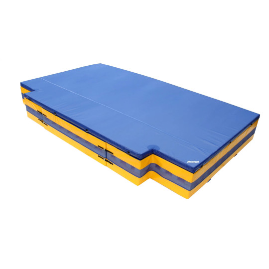 Profesjonal high jump landing pad with a spike-proof blanket
