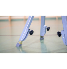 Height adjustable vaulting buck with certificate