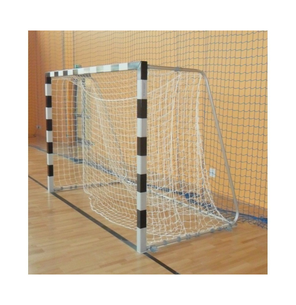 Net catcher for a 3x2 m goal