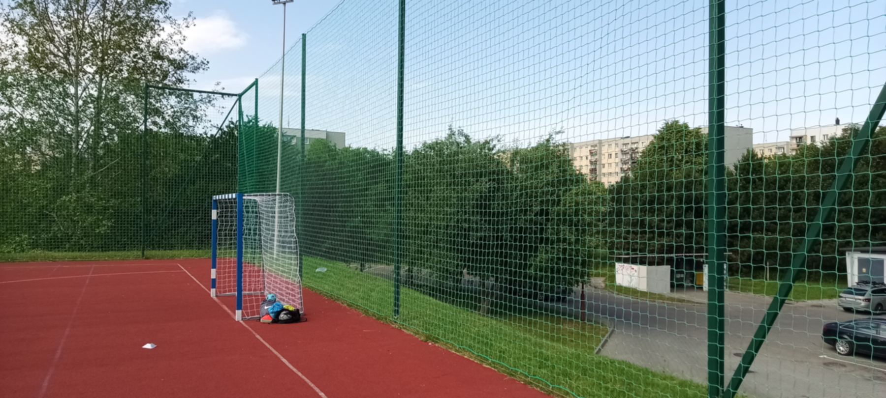 Siatka polietylenowa na piłkochwyt zewnętrzny