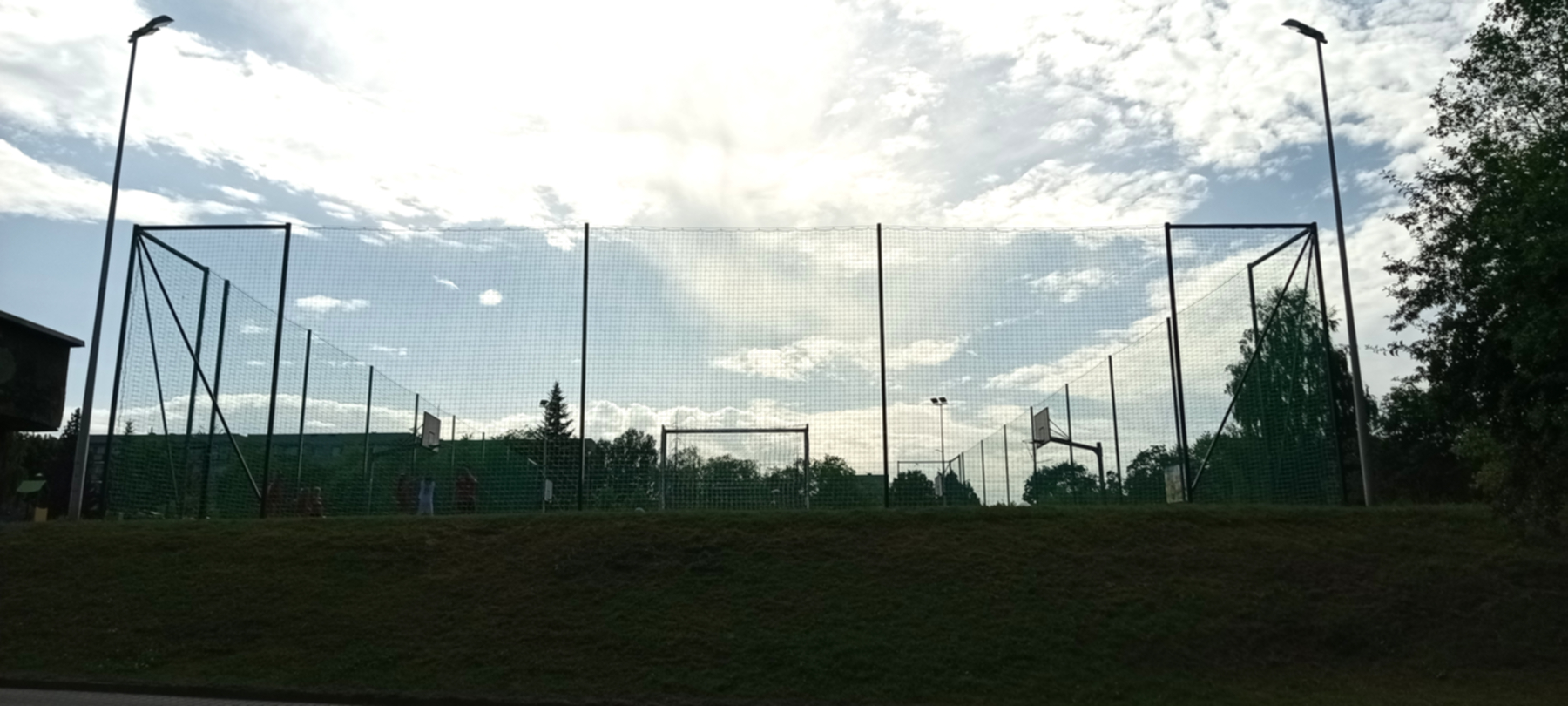 Wymiana siatek na piłkochwytach