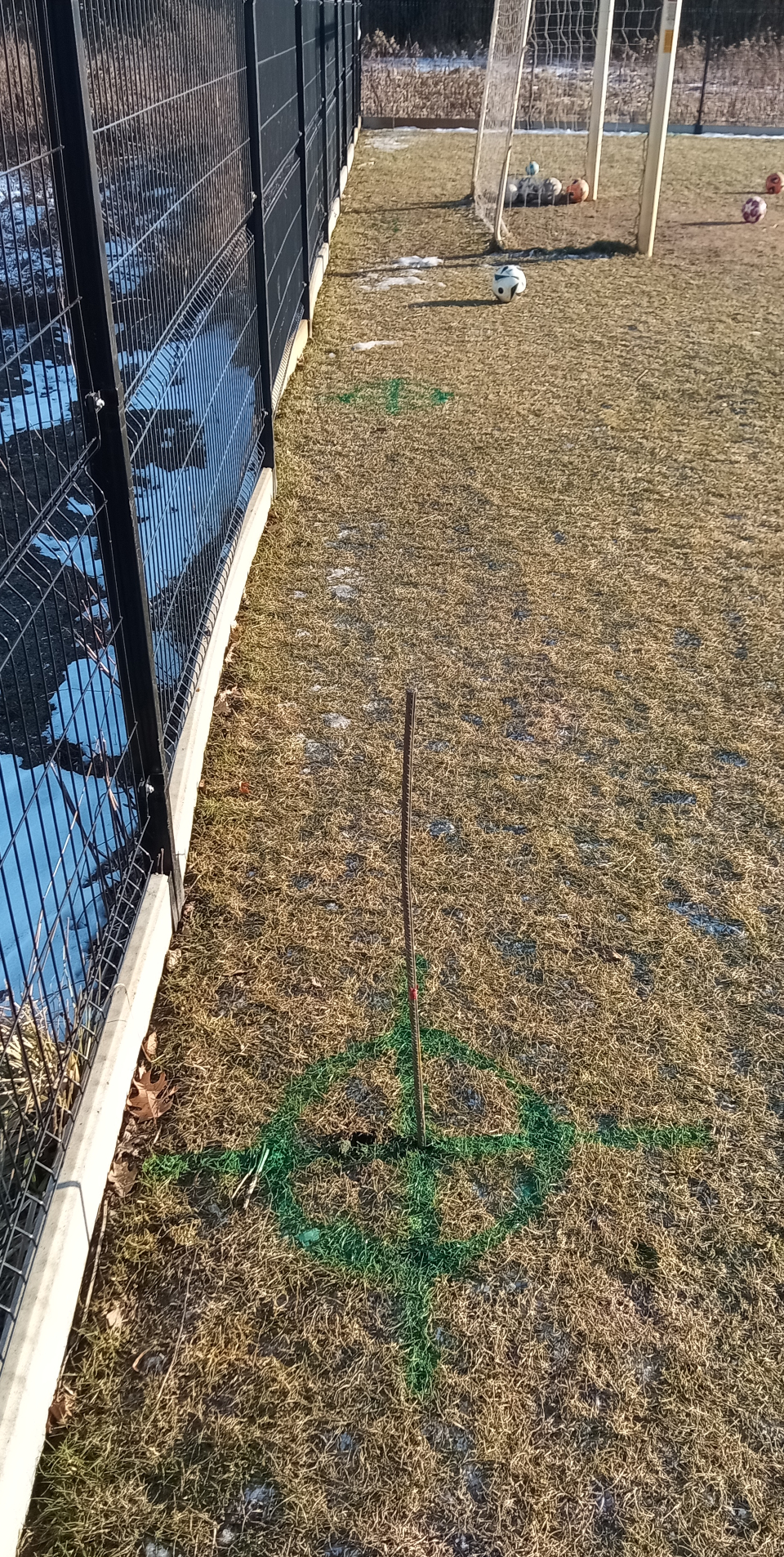 Wytyczanie linii przebiegu piłkochwytu