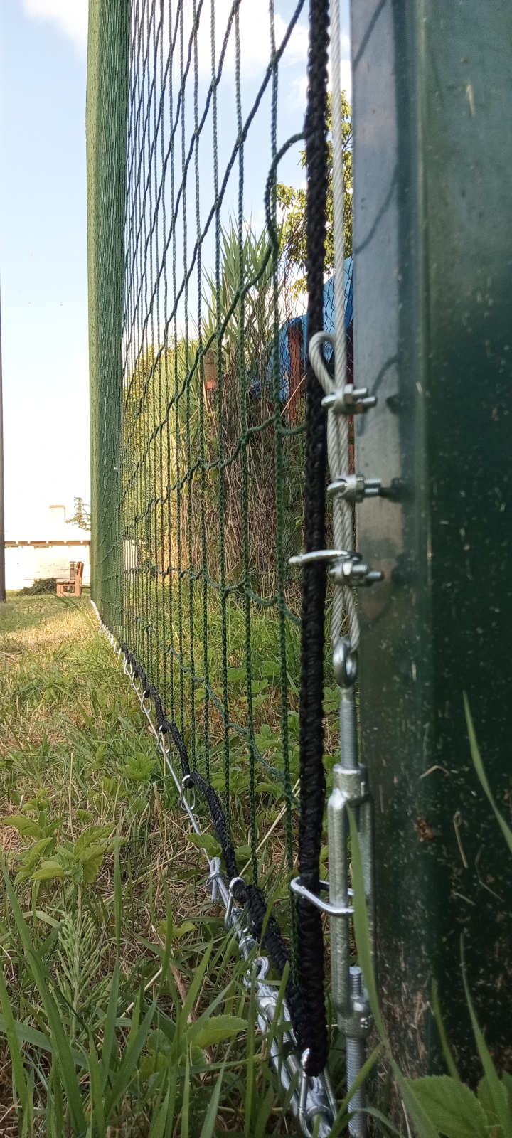 Piłkochwyt z siatki poletylenowej bezwęzłowej 6m montaż w tulejach